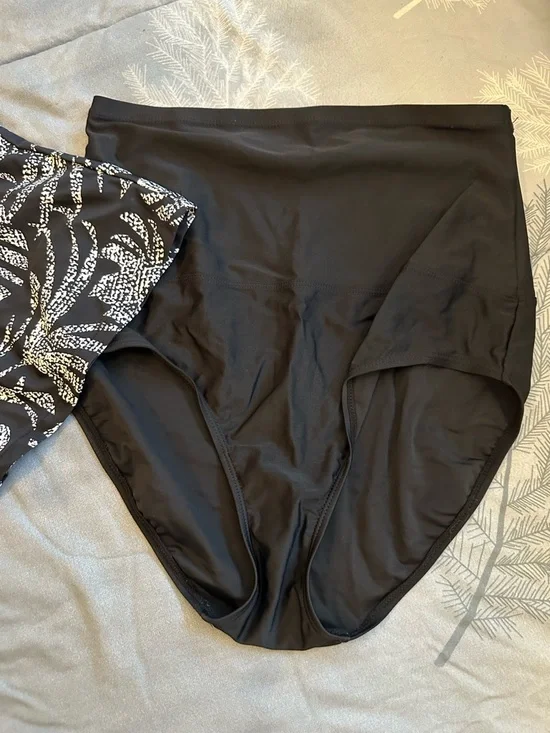 NWTS Island Escape Tankini Tropical Print Sz 6/sm - Picture 3 of 12